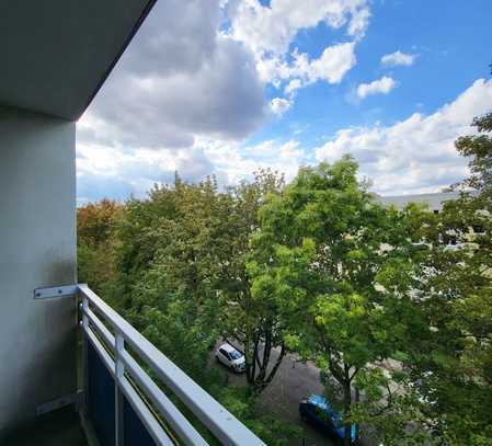 2-RW - Ideal für Singles oder Pärchen - Balkon - Tageslichtbad mit Wanne