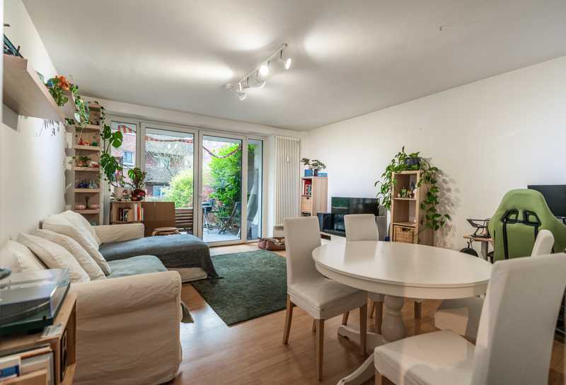 Sanierte 2-Zimmer-Eigentumswohnung mit sonniger Terrasse und Gartennutzung - frei ab 1. März 2026