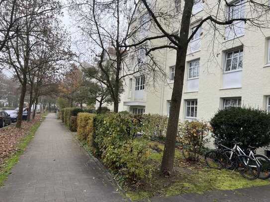 EINE GRÜNE OASE 3 - ZIMMER-WOHNUNG IN MÜNCHEN PASING - OBERMENZING