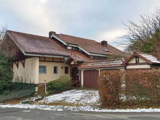 Hochwertiges Landhaus mit Schwimmbad in ruhiger Wohnlage