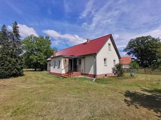 Lindchen-Haus auf dem Lande mit Potential