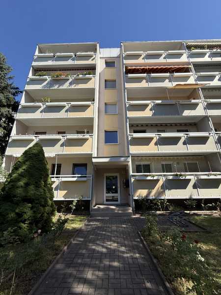 neu sanierte 3-Raumwohnung mit Balkon