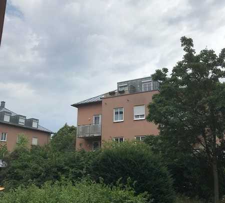 1600/91020/8 - Schöne Dachgeschosswohnung mit Aufzug und kleinem Balkon