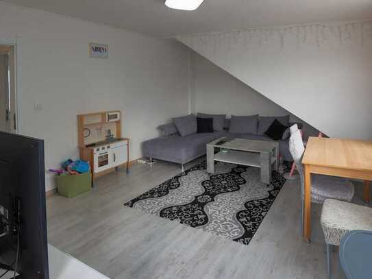 Kernsanierte 3-Zimmer-Dachgeschosswohnung in ruhiger Lage