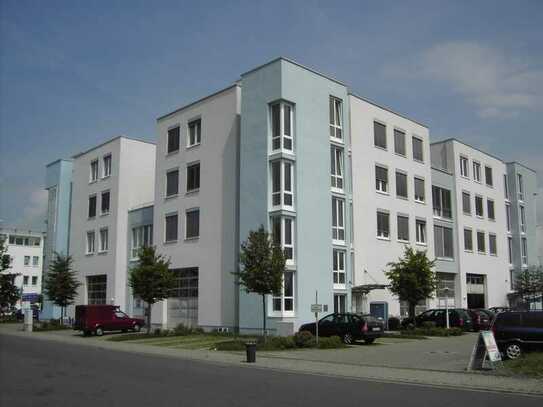 Profi Concept: kleine Halle P 0.1 mit separater Bürofläche P 1.2 im Gewerbegebiet von Ober-Roden