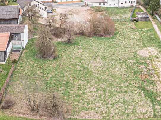 OH-114-25 Dorfgrundstück mit Baupotential im Landkreis Schwandorf mit guter Autobahnanbindung