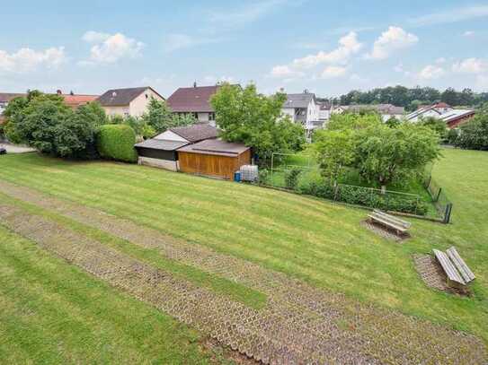 Provisionsfrei – Lichtdurchflutete, modernisierte Wohnung in ruhiger Lage mit Garage