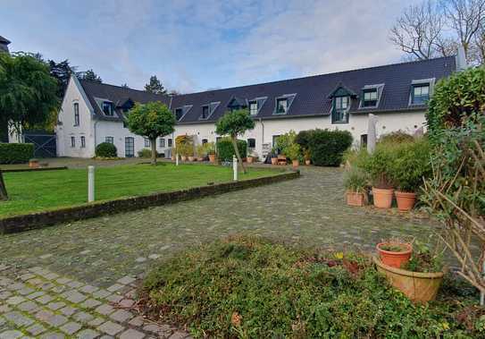 Denkmalgeschütztes Reihenhaus im Lennartzhof Rodenkirchen