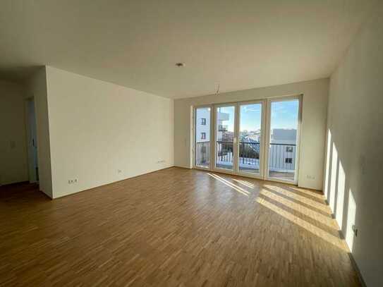 2-Zimmer-Wohnung mit gehobener Innenausstattung mit Einbauküche & Balkon in Langen