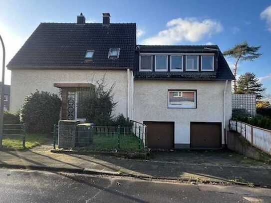 2 Familien- /Einfamilienhaus mit viel Platz, Potenzial, 3 Garagen und großem Garten in guter Lage