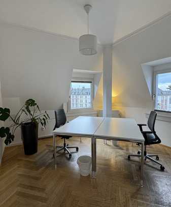 Loft Büro im Altbau mit Terrasse und Blick auf die Skyline