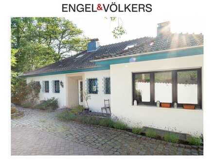 Engel & Völkers: Ihr Refugium - EFH mit Pool im Grünen!
