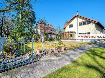 IMMOBERLIN.DE - Herrliches Ein-/Zweifamilienhaus mit großzügigem Grundstück und Wintergarten