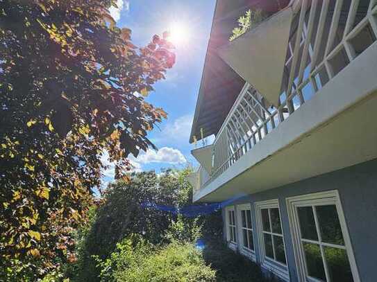 Freistehendes Bungalow-Architektenhaus mit Bürofläche