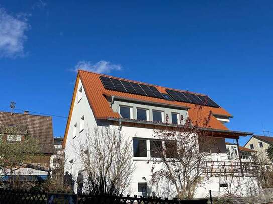 Freistehendes Zweifamilienhaus mit Garten im Herzen von Musberg