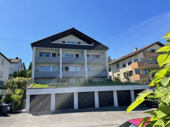 Schöne und ruhig gelegene 2-Zimmer-Wohnung mit Balkon und Einbauküche in Oberaichen