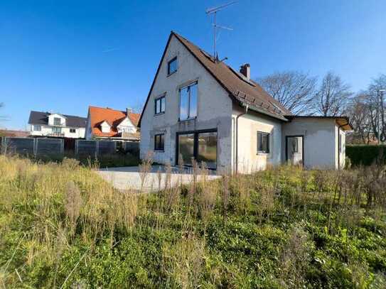 Charmantes Zweifamilienhaus auf 880 m² – Perfekt für Handwerker und Visionäre!