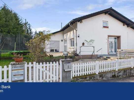 Großzügiges Wohnhaus mit Einliegerwohnung in ruhiger Lage von Staudernheim