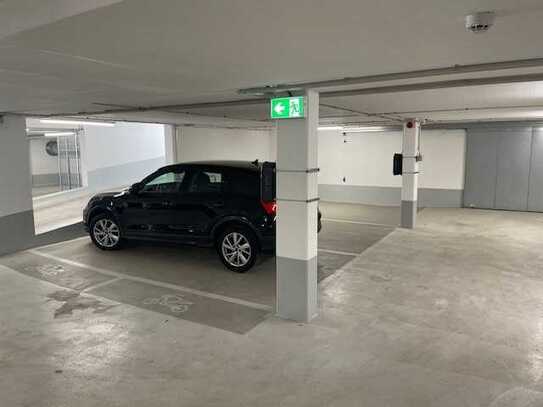 Tiefgaragenstellplatz direkt am Ku´damm/Uhlandstr.