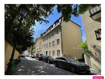 Exklusives Wohnen vis à vis Schloss-Suresnes - Rarität in Schwabing - Leerstehend - EG Wohnung