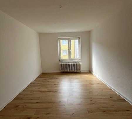 Renoviert und bezugsfertig! 2 Zimmer Wohnung. Ruhige Lage in Essen-Altendorf