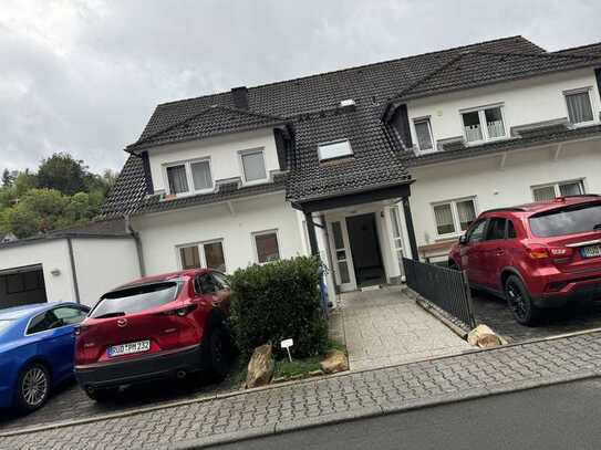 Vollständig renovierte 3-Zimmer-Wohnung mit Balkon in Bad