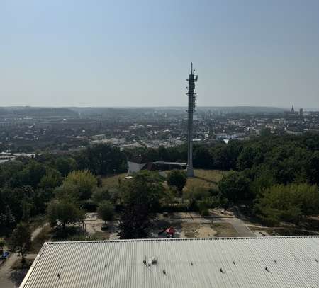 sonnige 3-Raum Wohnung mit wunderbarem Blick über Neubrandenburg NEU