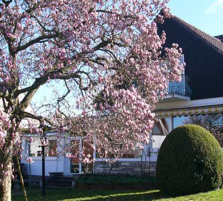 Individuelles, großes Einfamilienhaus mit schönem Garten in guter und ruhiger Lage