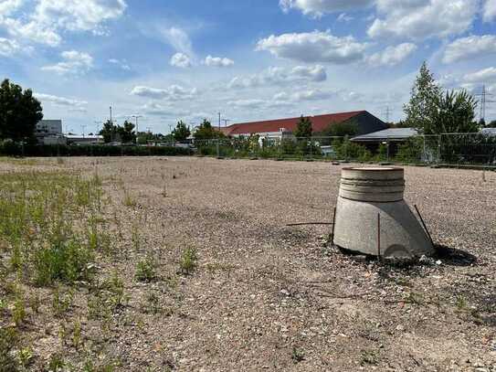 Baureifes Gewerbegrundstück mit Gebäude (vermietet), Gesamtgröße ca. 10.000 qm, zu verkaufen