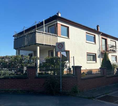 Schöne 3 Zimmer Wohnung mit großem Balkon