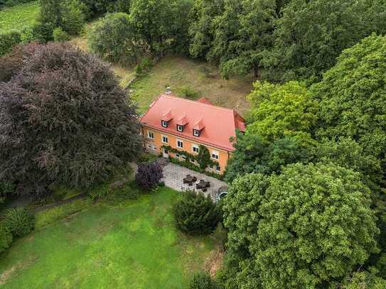 Denkmalgeschützte Einfamilienhausvilla auf traumhaftem Parkgrundstück in Radebeul-Oberlößnitz