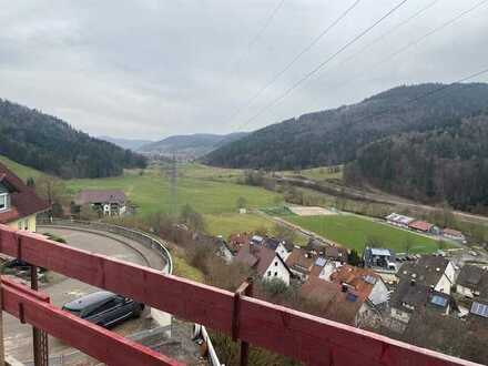 Exklusive 3-Zimmer-Wohnung mit Balkon und EBK in Mühlenbach / Provisionsfrei