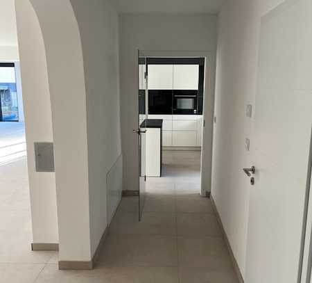Erstbezug nach Sanierung: Geräumiges 9-Raum-Einfamilienhaus mit lux. Innenausstattung