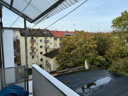 Frisch renovierte 3 Zimmer Wohnung in der Nähe Waldpark Lindenhof zu vermieten