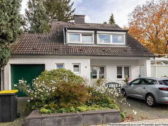 Freistehendes Einfamilienhaus mit Garage!