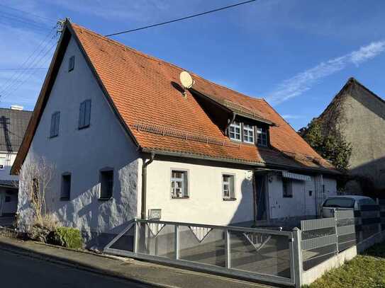 Denkmalgeschütztes Bauernhaus in Egloffstein - Liebhaberobjekt