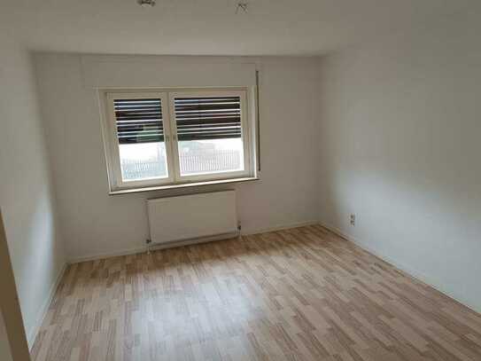 schöne helle 2 Zimmerwohnung im EG