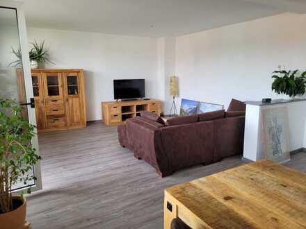 3 ZKB Balkon Wohnung mit schöner Aussicht sucht Mieter