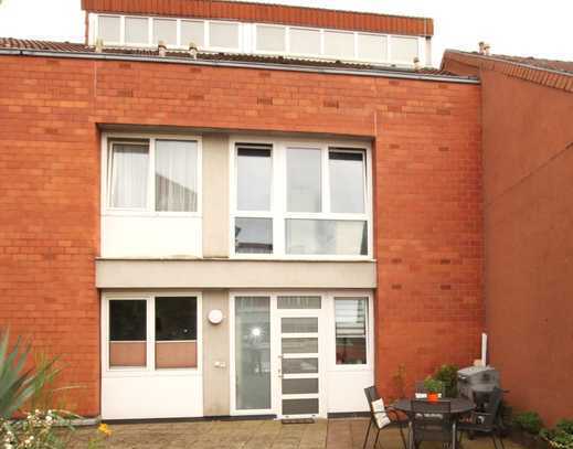 Charmante Maisonette-Wohnung mit Loggia im Reihenhausstil im Herzen von Viersen