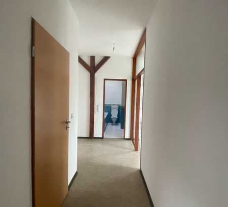 Charmante 2 Zimmer Wohnung im Dachgeschoss / Zeitz