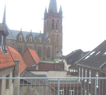 Krefeld-Hüls: 3- Zimmerwohnung für Altbauliebhaber, große Gemeinschaftsterrasse !