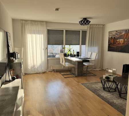 Schöne möblierte 3-Zimmer Wohnung mit südlichem Balkon, Kellerabteil und Duplex-Stellplatz