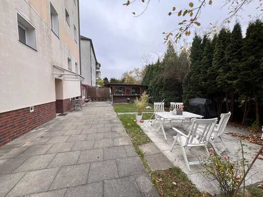 Vollständig renovierte 3-Raum-Wohnung mit Balkon und Einbauküche in Berlin