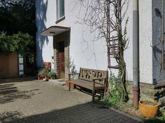 Wohnung im Altbau 88 m² 3,5 Zimmer Balkon Garten für Paar, Familie oder WG