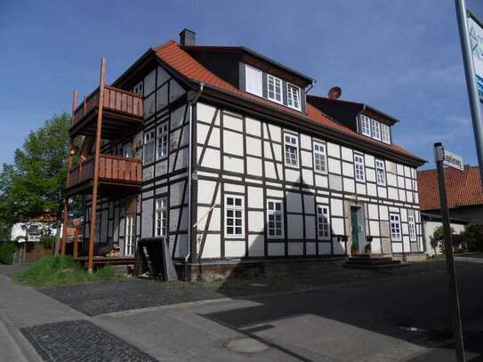 Gemütliche Dachgeschosswohnung mit Balkon und Stellplatz!