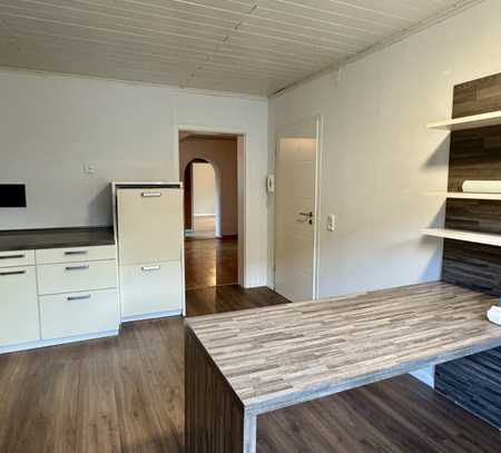 Attraktive 2-Zimmer-Erdgeschosswohnung mit Balkon und Einbauküche in Mittelreidenbach