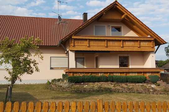 Schönes Einfamilienhaus mit DoGa und Carport