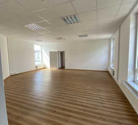 Moderne Mietfläche im Büro- und Geschäftszentrum // ca. 112 m²