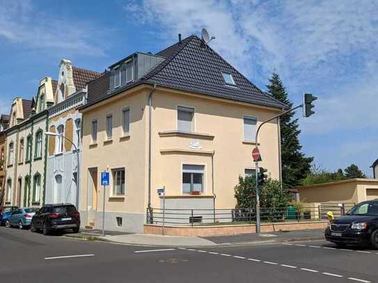 2 Zimmer-Erdgeschosswohnung (Hochpaterre) unweit des Zentrums