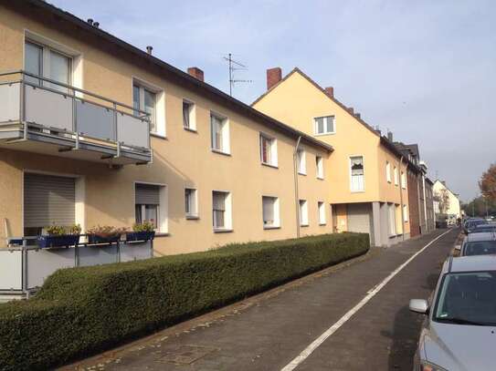 Neuss-Weißenberg, helle 2-Zimmer-Wohnung mit Balkon